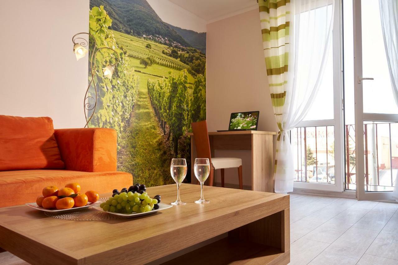 Apartament Winnica Centrum เจโลนากูรา ภายนอก รูปภาพ